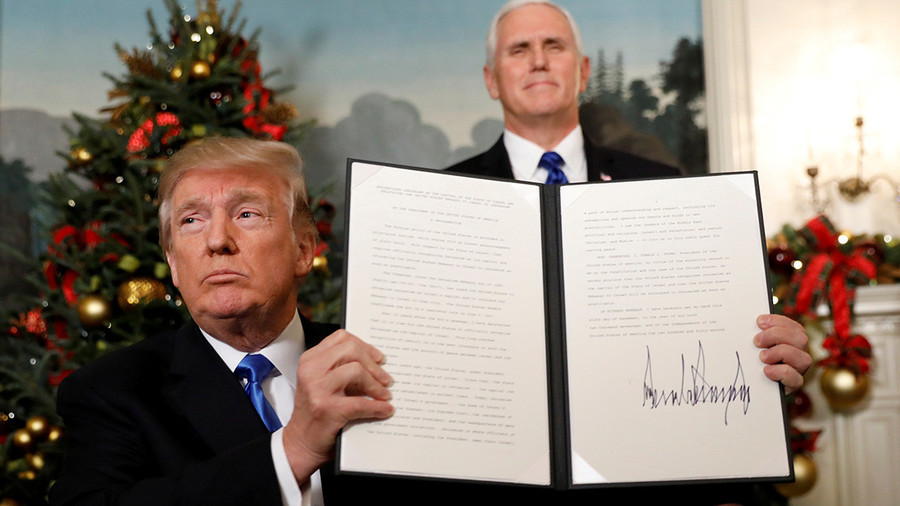 Trump sostiene el decreto de Jerusalén.