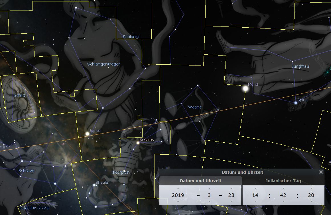 Ansicht des Nachthimmels mit verschiedenen Sternkonstellationen, die mit gelben Linien und Beschriftungen illustriert sind. Markante Sternbilder wie Jungfrau und Waage, mit Planeten wie Jupiter und Mond sind sichtbar. Ein Datums- und Uhrzeitanzeiger zeigt den 23. März 2019, 14:42 Uhr.