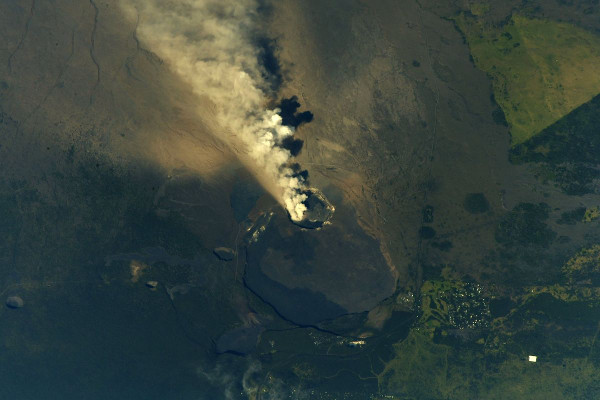 Pillar of smoke from Kilauea