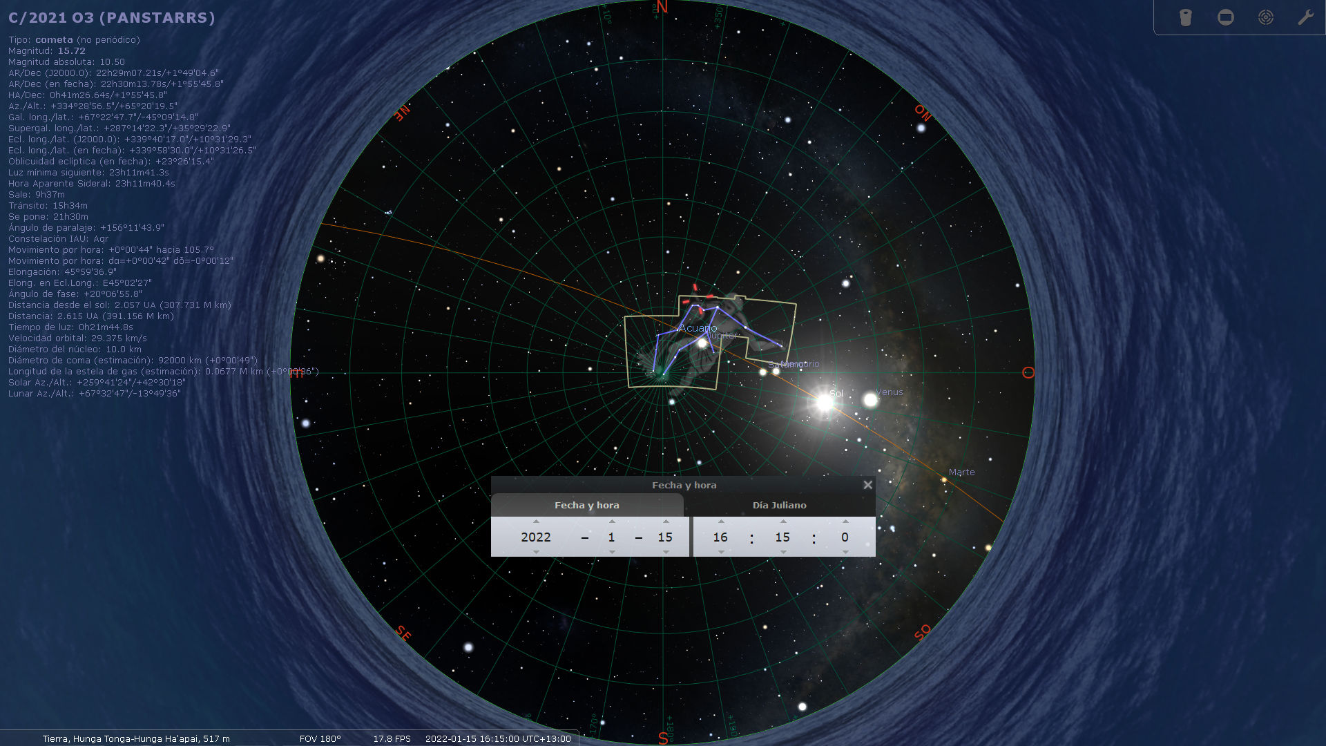 Vista del sistema solar desde un software de astronomía mostrando las posiciones celestiales con líneas de coordenadas y información detallada sobre un cometa no periódico conocido como C/2021 03 (PANSTARRS). El diagrama incluye múltiples cuerpos celestes como Sol, Venus y Marte, y presenta una representación en colores de la figura tradicionalmente asociada con Aquario destacada entre las líneas de conexión estelar, sin hacer uso de términos astrológicos.