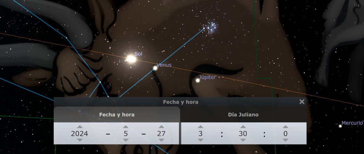 Imagen digital del espacio mostrando el sol y varios planetas como Venus y Júpiter alineados desplegados sobre un fondo estelar. Se observan ilustraciones de figuras humanas estilizadas representando constelaciones del Mazzaroth, enmarcadas por líneas de conexión entre estrellas. En la parte inferior hay una interfaz de usuario con ajustes de fecha y hora mostrando el año 2024, mayo 27, y hora 3:30.